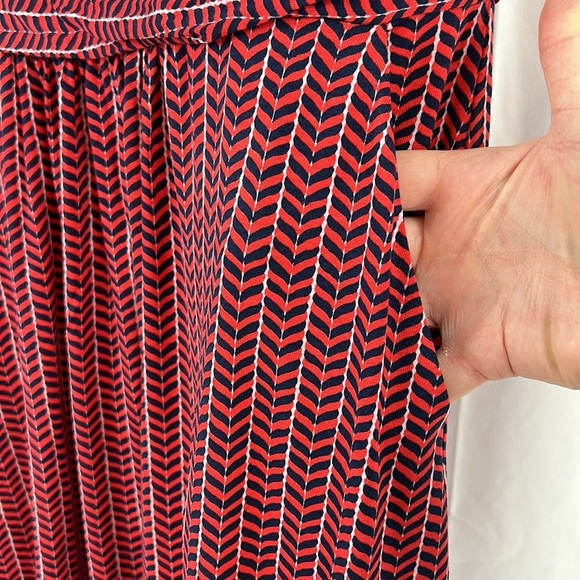 Boden NWT Cherry Red Chevron Twist Amelie
Jersey A-Line short sleeve Dress 10 - Picture 7 of 13